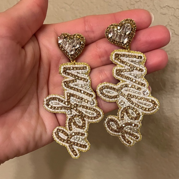 Wifey beaded earrings - Picture 2 of 2